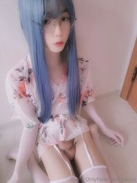 ywzzz leak - It was so hot that I took off my clothes and went to sleep, ..