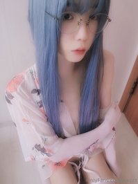 ywzzz leak - It was so hot that I took off my clothes and went to sleep, ..