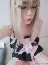 ywzzz leak - Which is better, naked or not naked?