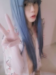 ywzzz leak - It was so hot that I took off my clothes and went to sleep, ..