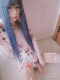 ywzzz leak - It was so hot that I took off my clothes and went to sleep, ..